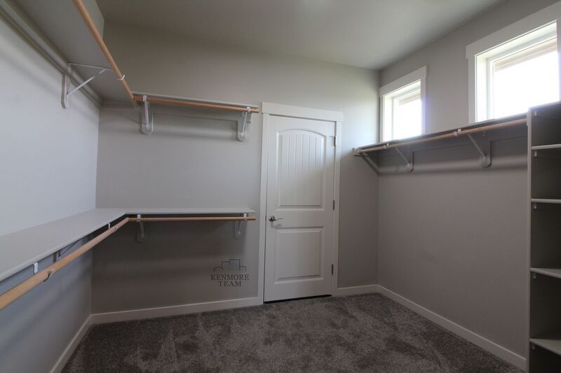 4 Bed/2.5 Bath + an Office Home in Richland property image