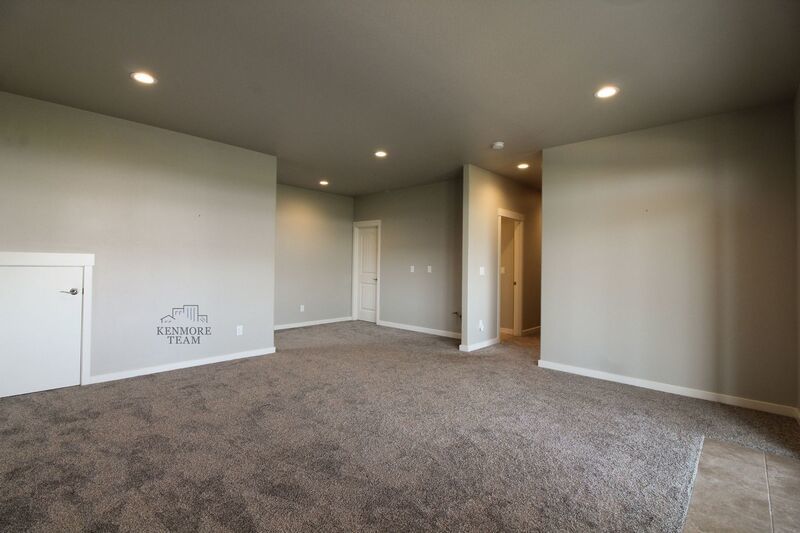 4 Bed/2.5 Bath + an Office Home in Richland property image