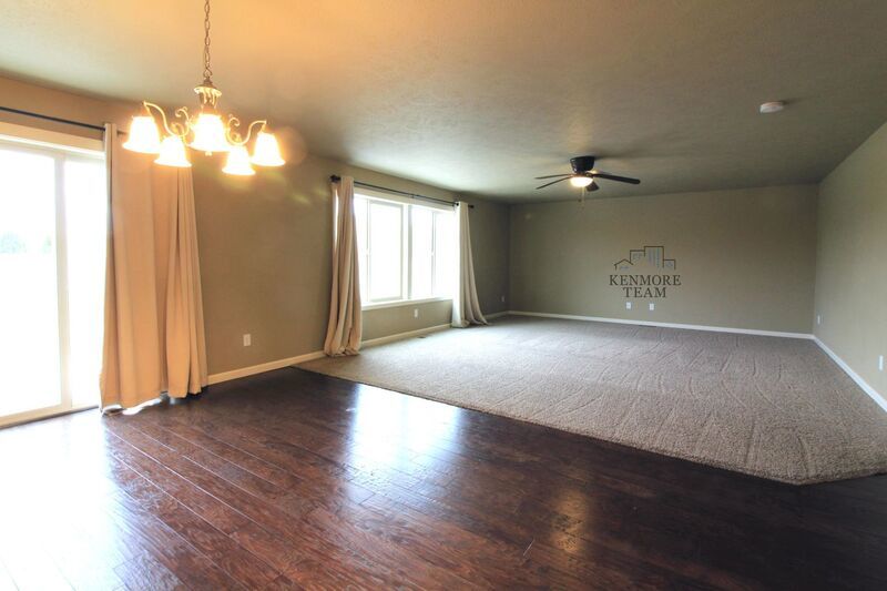 Large 4 Bed, 2.5 Bath West Pasco Home property image