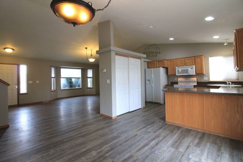 West Pasco 4 bed/3 bath Home property image