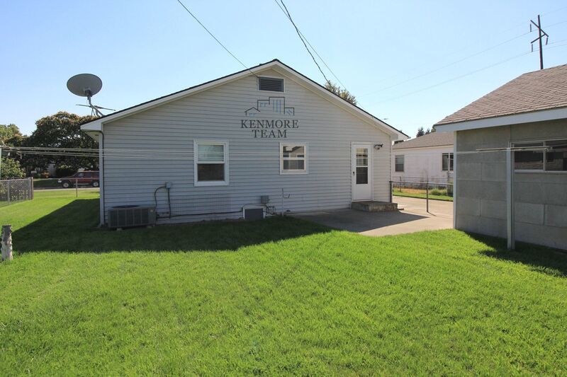 3 Bed/1 Bath House w/ Garage in Central Richland property image