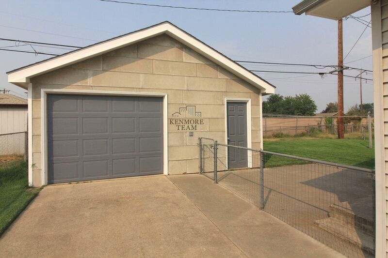 3 Bed/1 Bath House w/ Garage in Central Richland property image