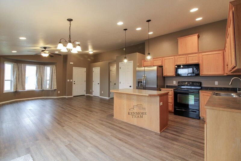 3 Bed/2 Bath + an Office Home in West Pasco property image