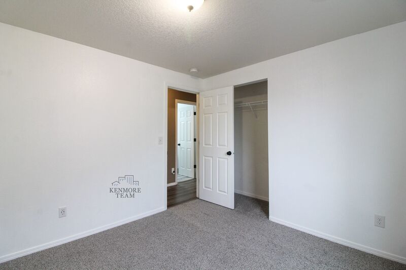 3 Bed/2 Bath + an Office Home in West Pasco property image